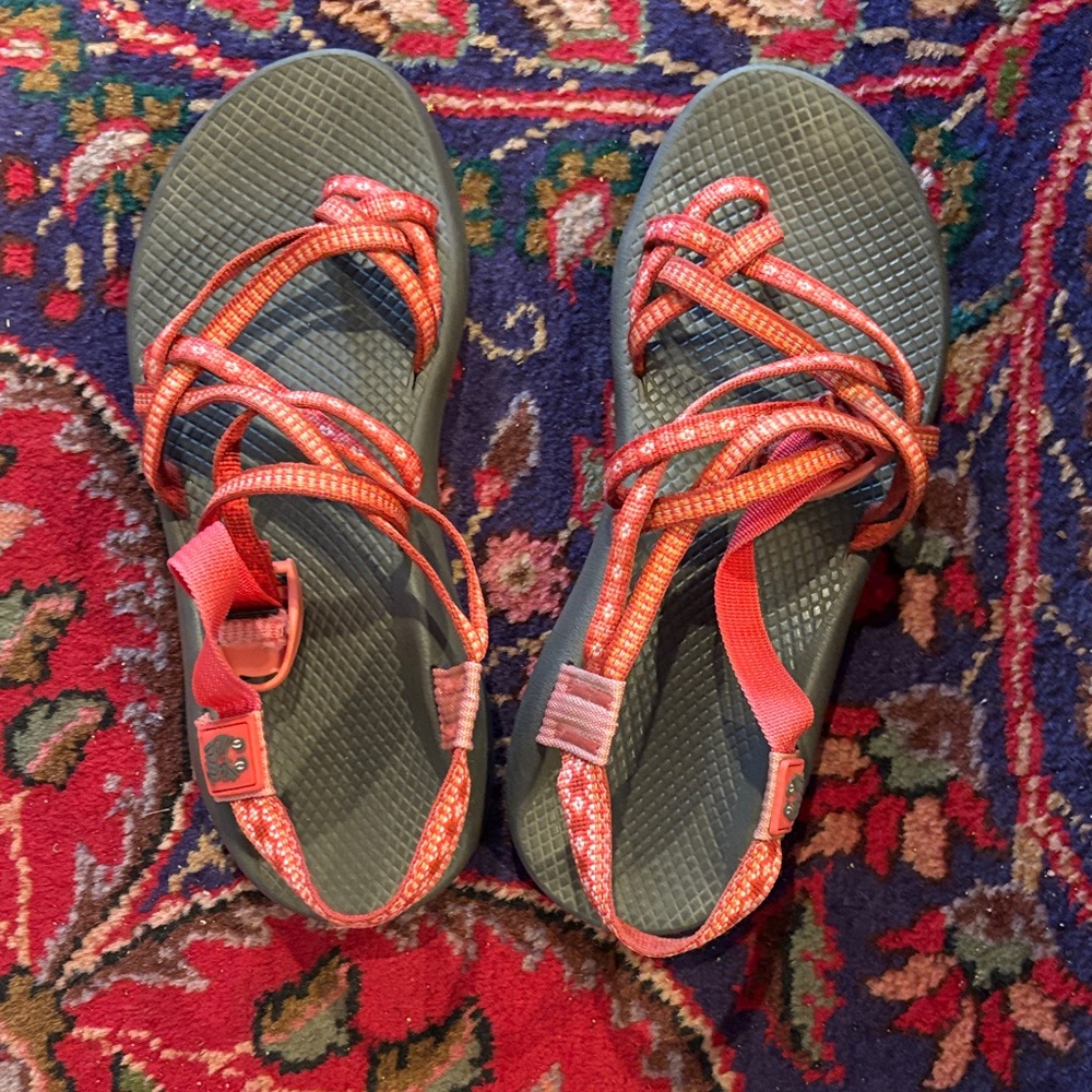 Chacos women’s size 9 Strappy Sandals